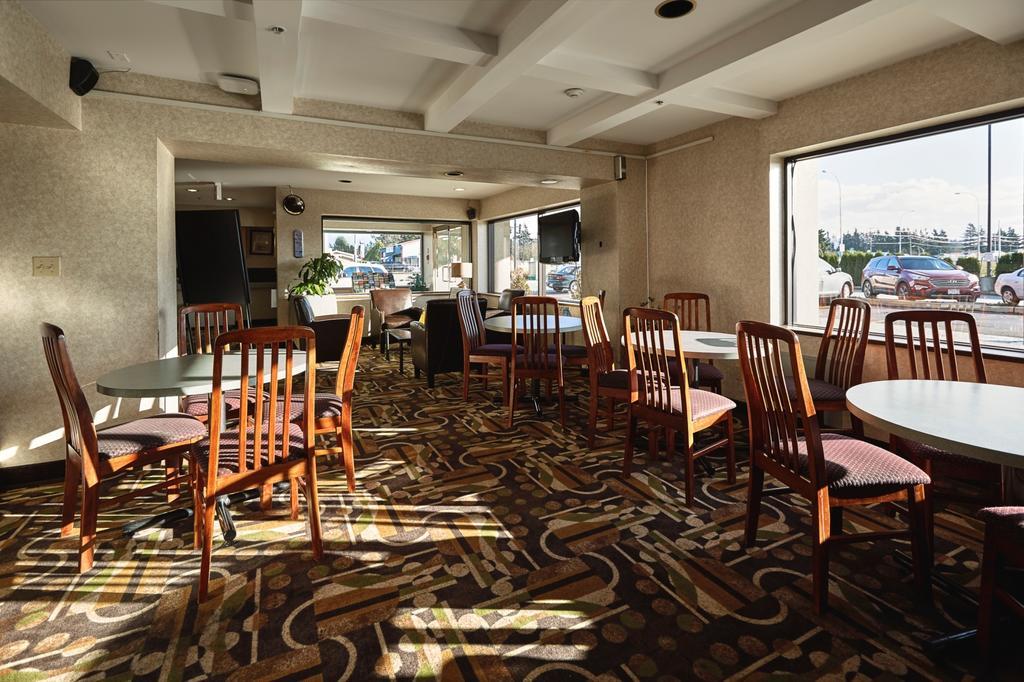 Ramada By Wyndham Abbotsford Hotel Bagian luar foto