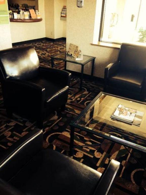Ramada By Wyndham Abbotsford Hotel Bagian luar foto